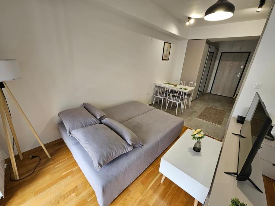 Milo Apartment Скоп'є Екстер'єр фото