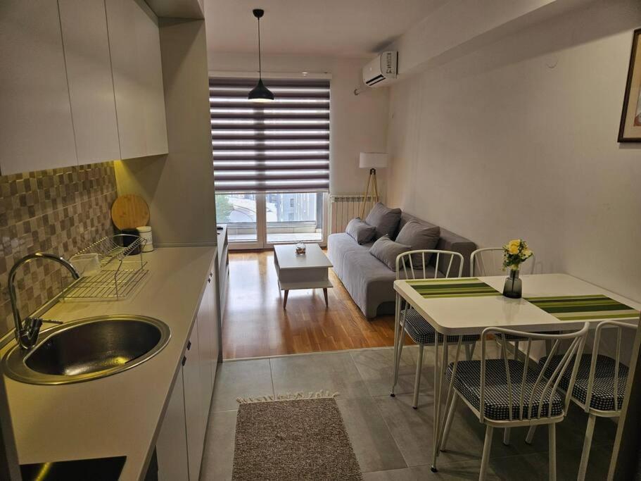 Milo Apartment Скоп'є Екстер'єр фото