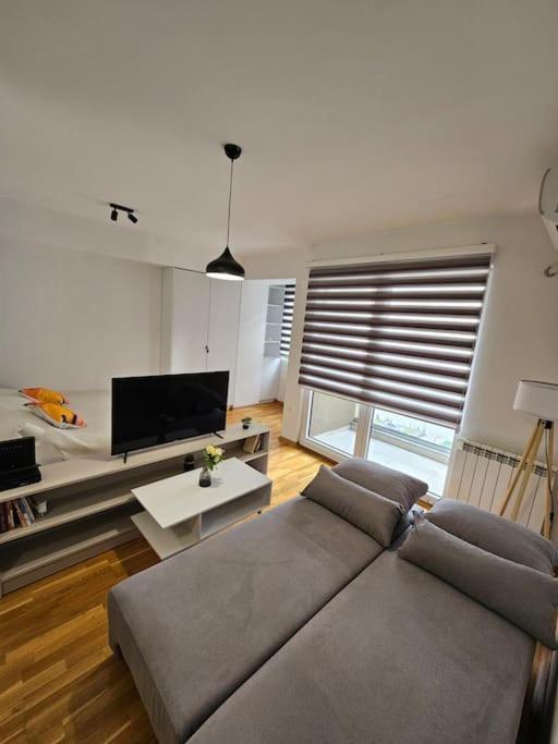 Milo Apartment Скоп'є Екстер'єр фото